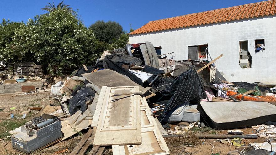 Poblado de infraviviendas y caravanas en Ibiza: Tras el desalojo, el desastre