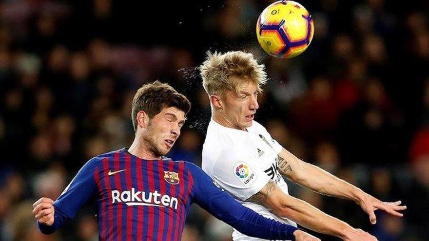 El Barça tropieza contra el Valencia (2-2)