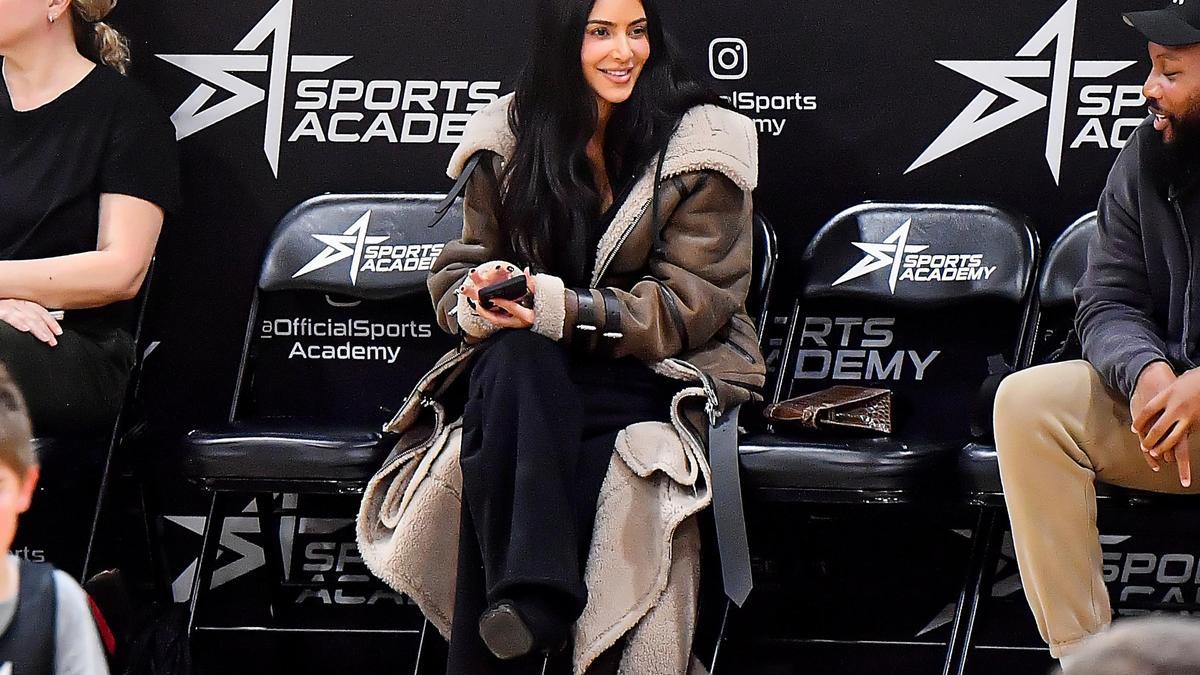 Kim Kardashian y Kanye West juntos en un partido de baloncesto, ¿por qué, ¿POR QUÉ?