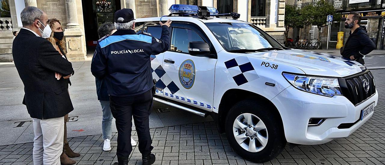 El nuevo sistema del “multamóvil” integrado en un vehículo de la Policía Local de Pontevedra.