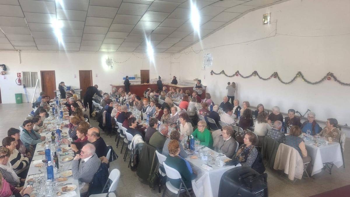 Cena de convivencia de las 8 parroquias de Fernando Lorenzo Martín en Villamor de los Escuderos.