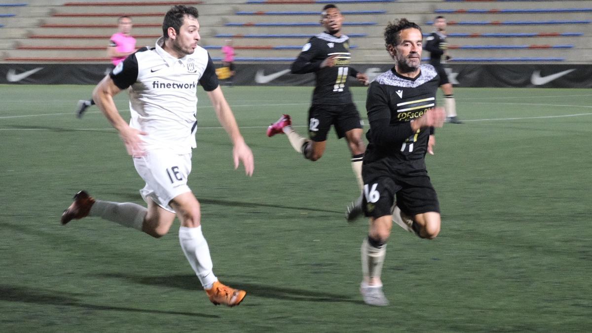 Un lance del Eldense-Intercity de la primera vuelta que acabó 1-1.