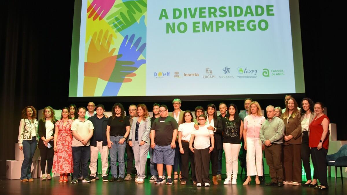 Algunos de los asistentes a la jornada sobre diversidad en el empleo en Milladoiro