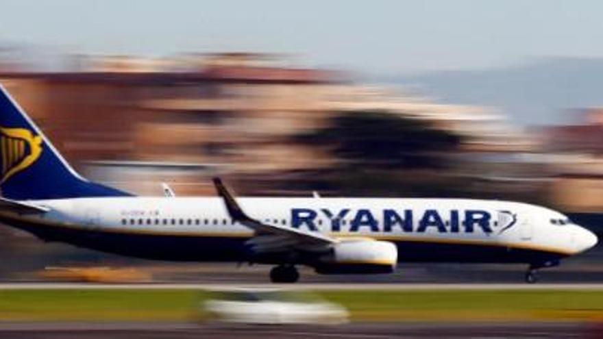 Denuncien l´expulsió d´un menor discapacitat d´un vol de Ryanair a Eivissa