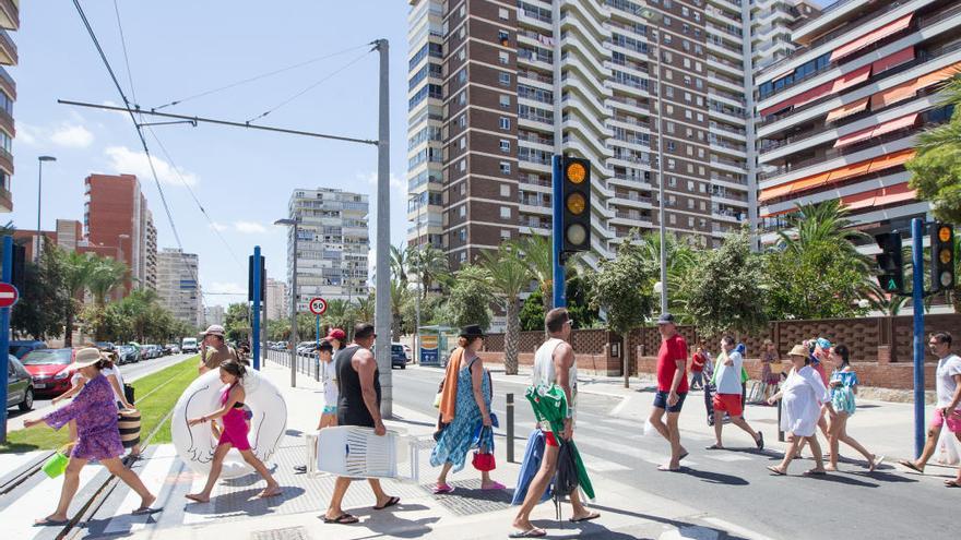 El alojamiento turístico no reglado dobla ya en plazas a los hoteles en Alicante