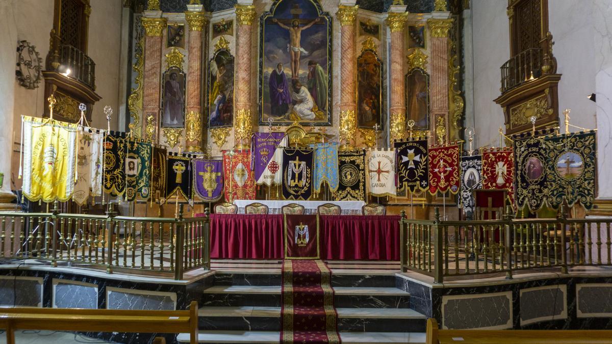 Imágenes de la tamborrada y el pregón que abren la Semana Santa de Gandia