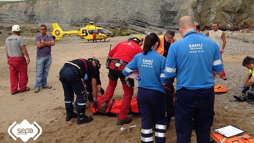 Herido grave un trabajador al caer por un terraplén en Peñarrubia