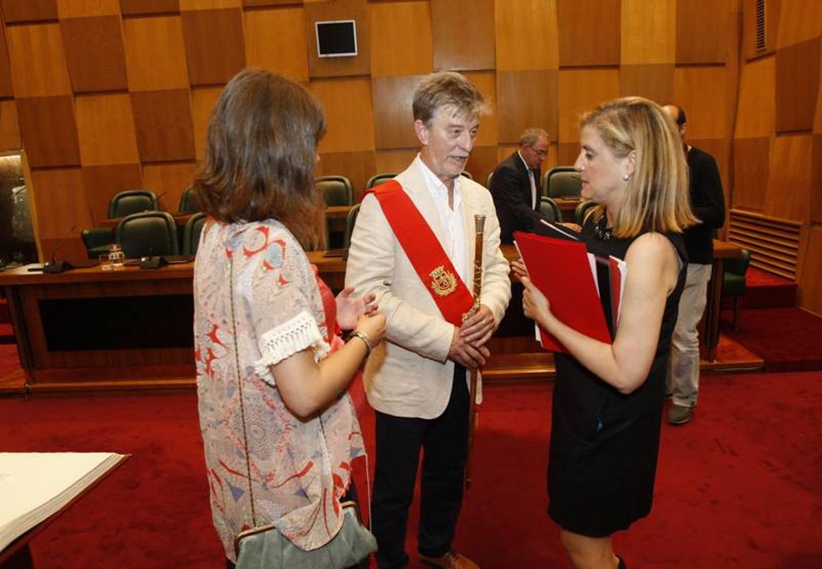 Los concejales podrán asistir como tal a la Ofrenda pero no a la misa del Pilar