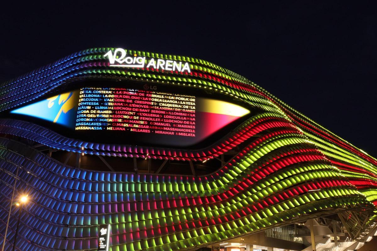 Pantallas exteriores con nombres de localidades valenciana.