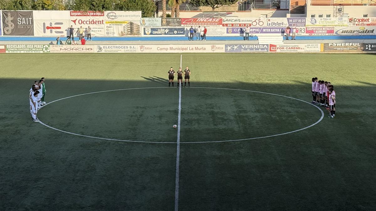 Minuto de silencio en el partido del Olímpic por el fallecimiento del socio Manolo "Sardino".