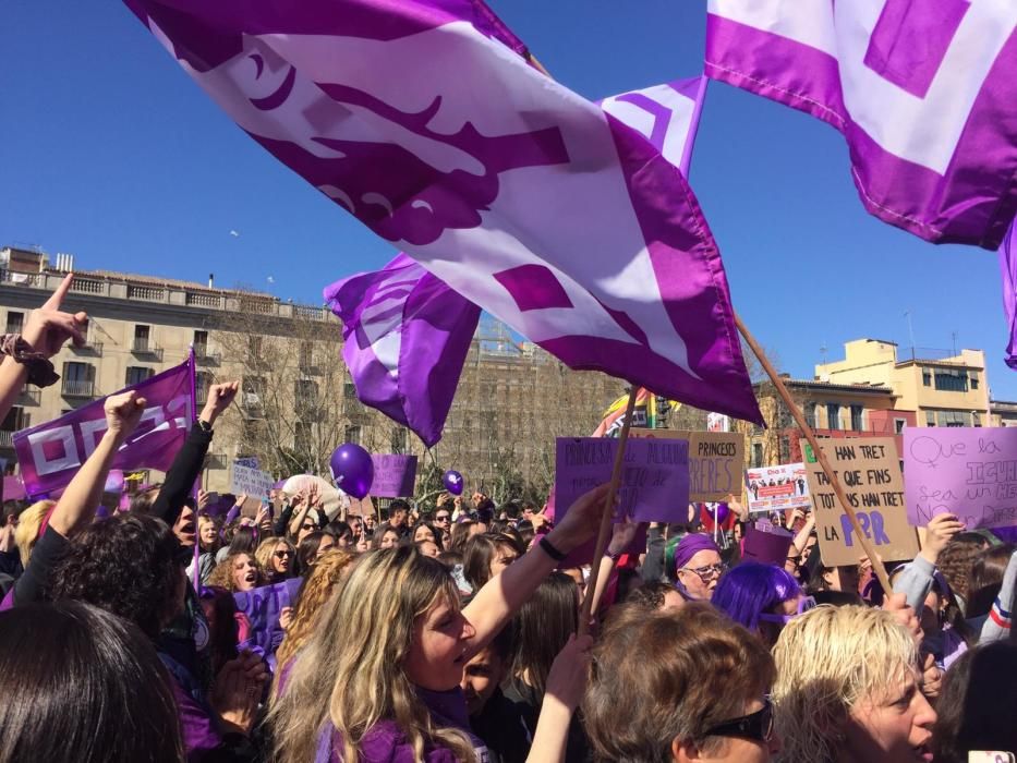 Manifestació estudiantil a Girona de la vaga del vuit de març