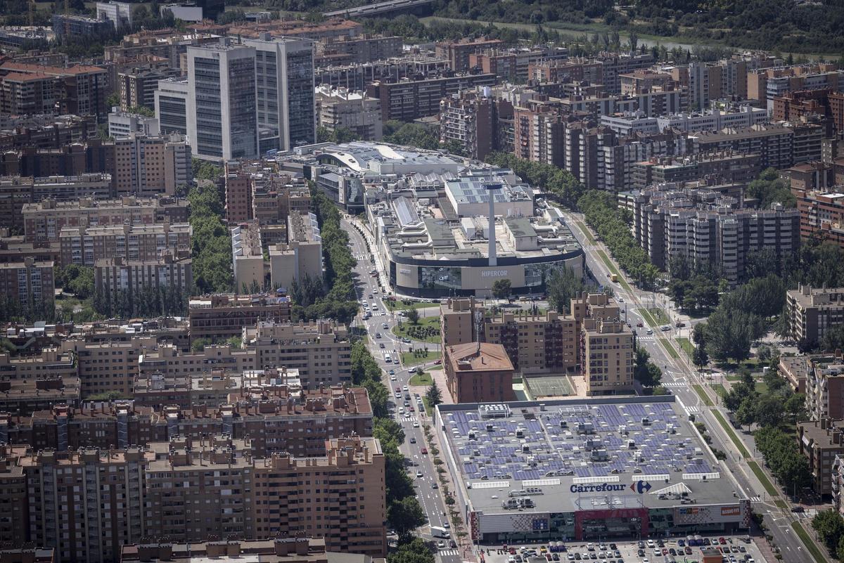 Imagen aérea del barrio del Actur con Grancasa en el centro.