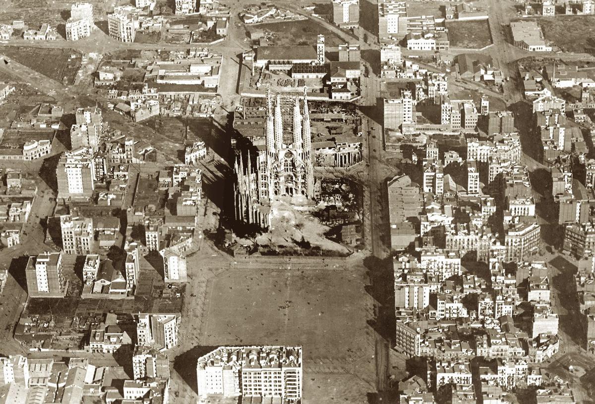 1930, cuatro años después de la muerte de Gaudí