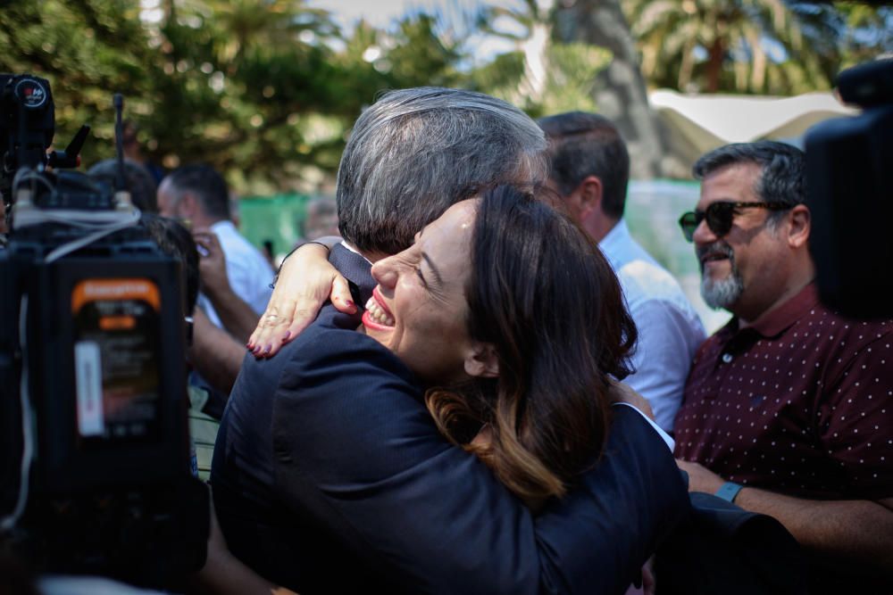 Firma del pacto por el Gobierno de Canarias