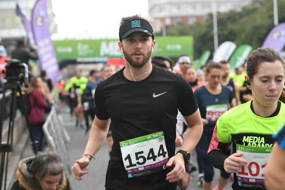 Búscate en la galería del medio maratón Coruña21