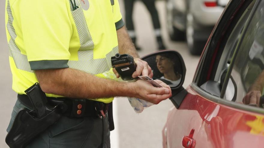 Un control de la Guardia Civil de Tráfico