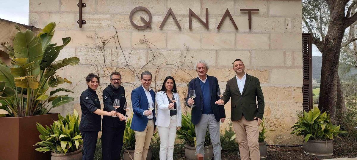 Das Team vom Qanat: Souschefin Lucía Cortés, Chefkoch José Cortés, die Besitzer Miquel Miralles und Ehefrau Sonia Gutiérrez sowie Joan Miralles, Maître und Sommelier Miquel Barceló.