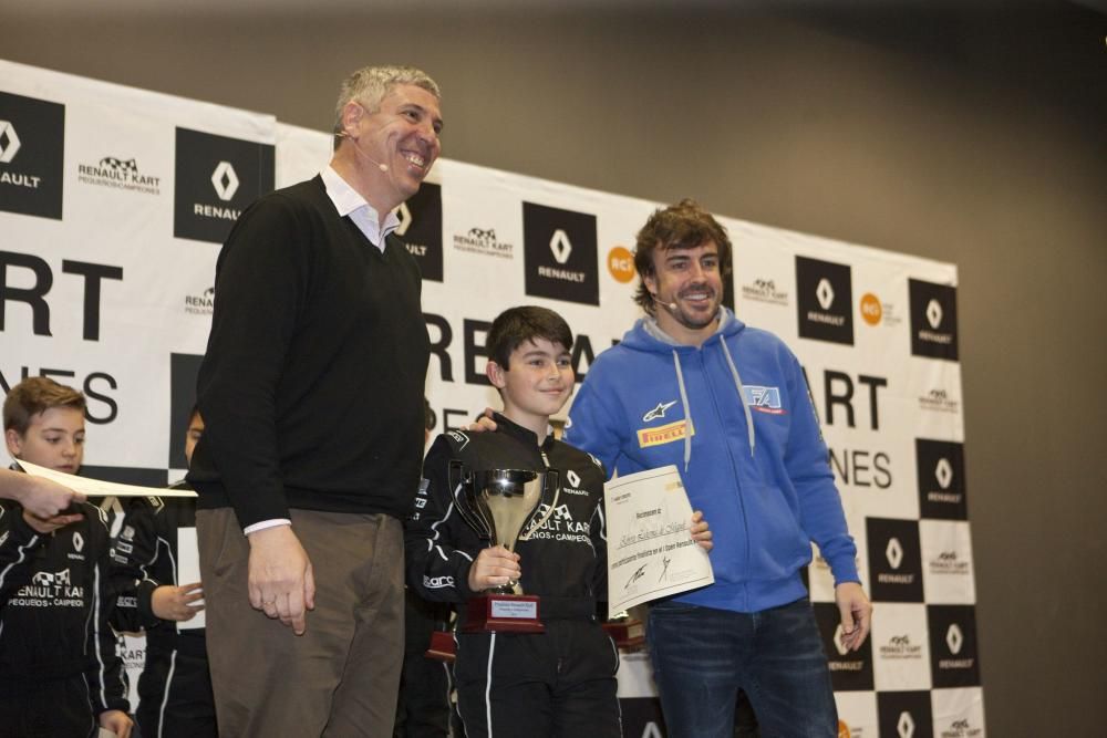 Fernando Alonso entrega los premios Reanult Kart