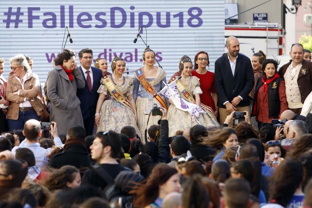 Entrega de estandartes de la Diputación a las Fallas