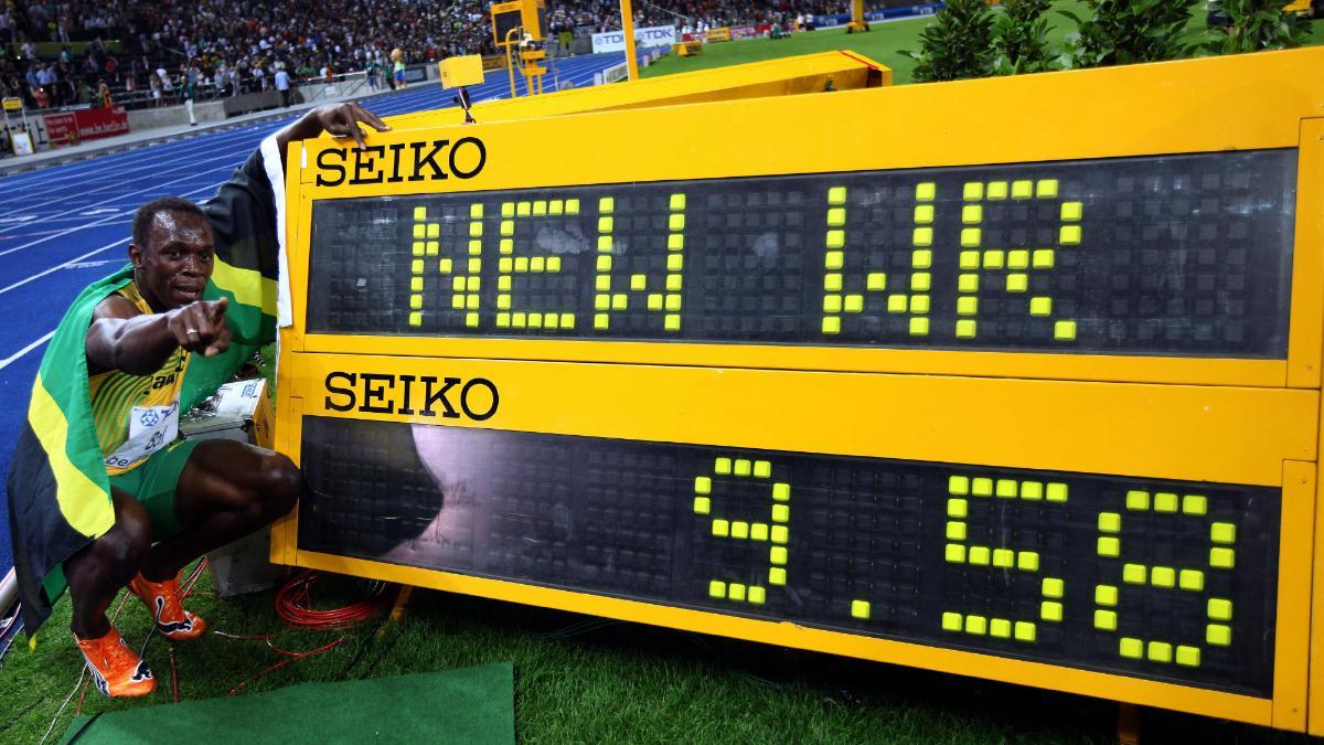 El atleta jamaicano Usain Bolt celebra su victoria en la final de los 100 metros lisos