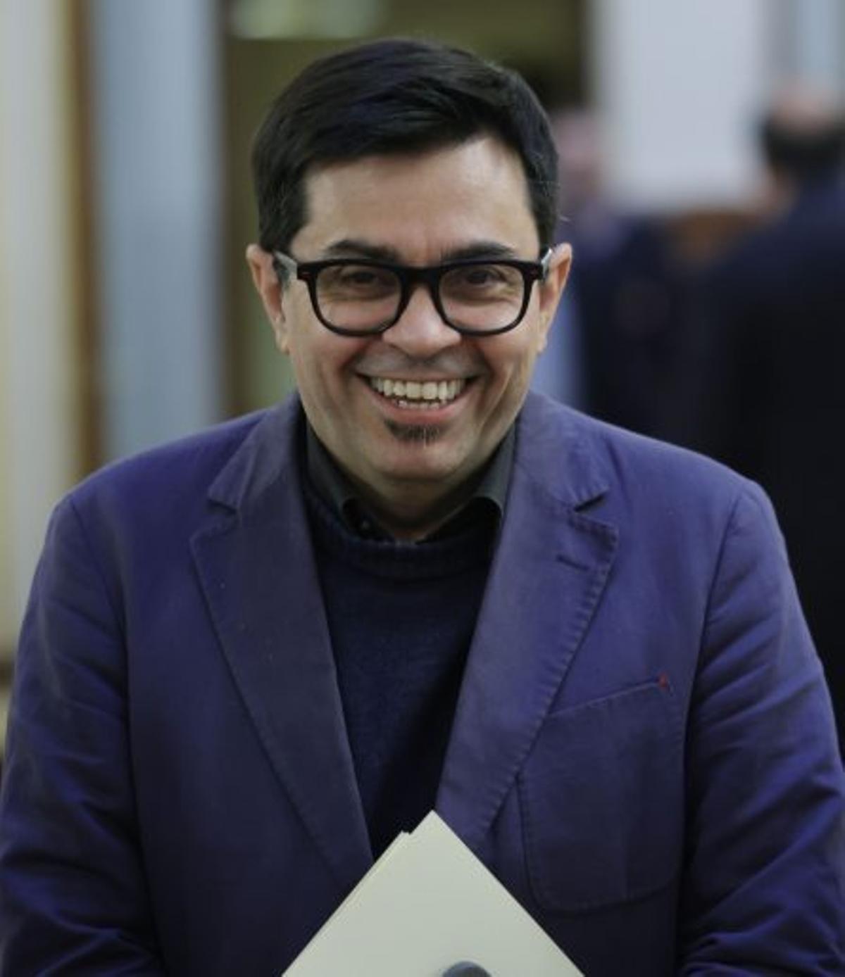 Els Comuns elegiran el candidat de BCN entre Pisarello i Bob Pop