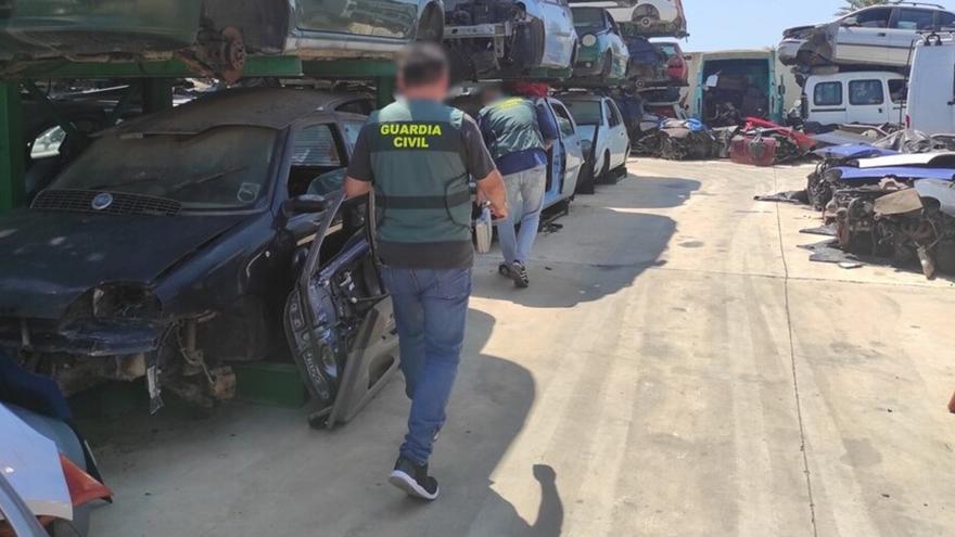 La Guardia Civil desarticula en Catral una banda que se hacía pasar por vendedores de piezas de desguace