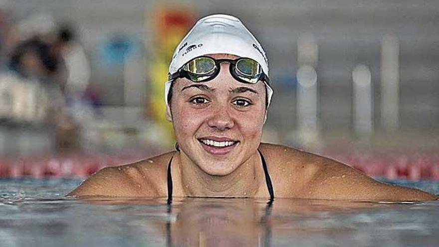 Cata CorrÃ³, en la piscina de Can Llong del CN Sabadell.