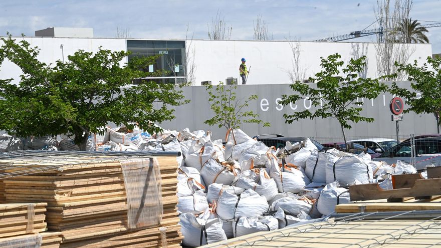 El techo de la Escuela de Idioma de Elche tenía al revés las pendientes de pluviales
