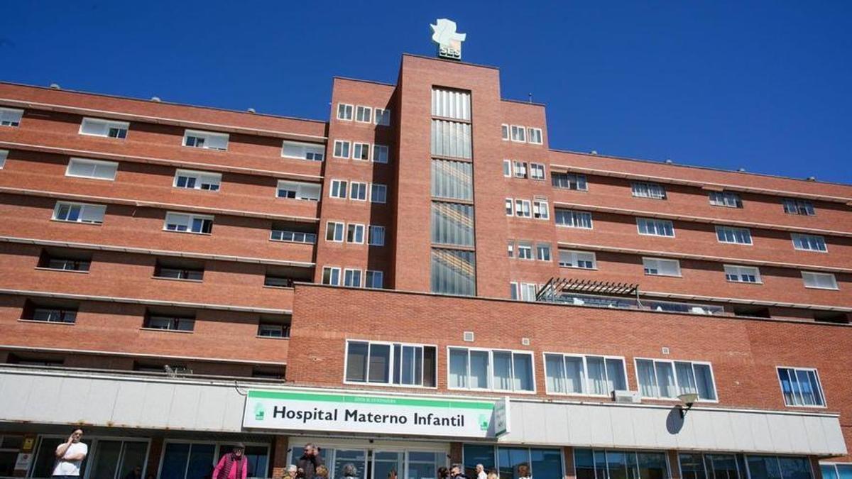 Fachada del Hospital Materno Infantil de Badajoz.