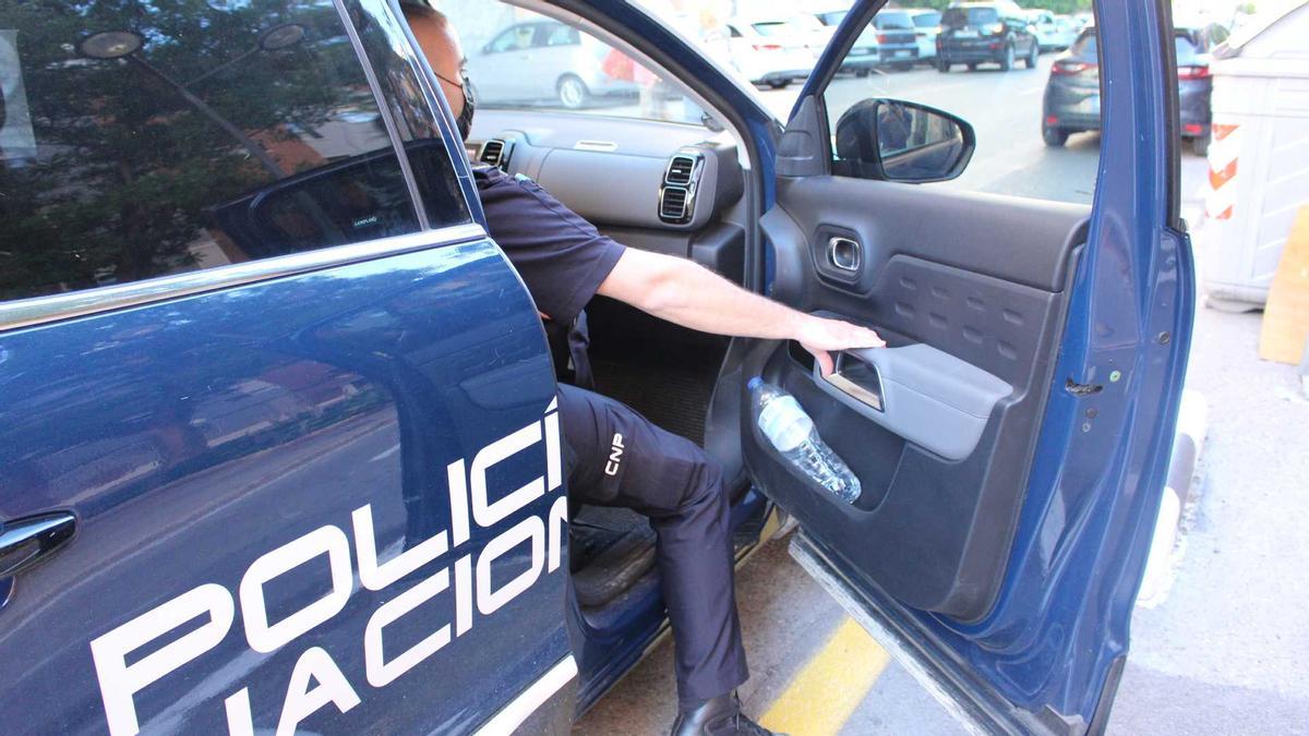 Un vehicle de la Policia Nacional