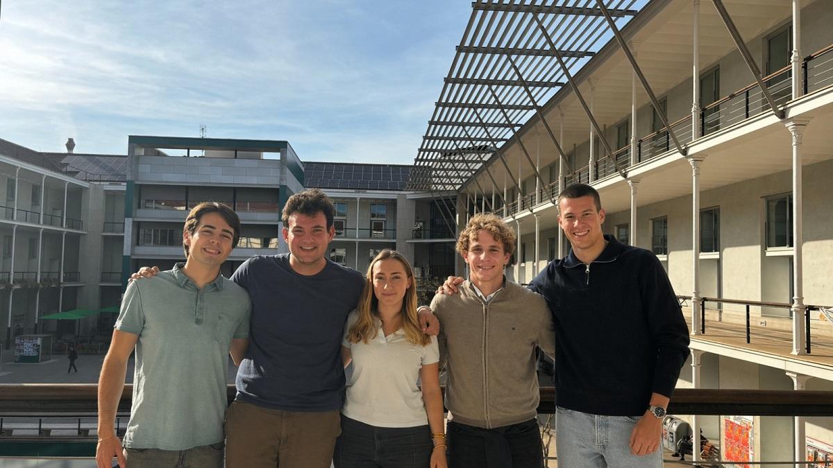 Els cinc estudiants promotors de la iniciativa