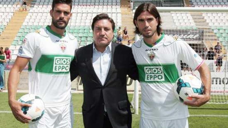 Alberto Botía, José Sepulcre y Domingo Cisma durante la presentación.