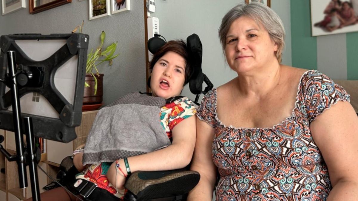 Elsa, primer caso con ELA infantil en España, llega a la universidad: "Quiero ser psicóloga criminóloga"
