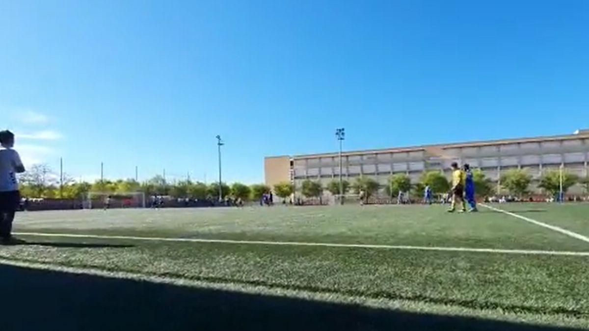 Escàndol en un partit de cadets a Girona: «Si no et veu l’àrbitre, pots donar-li una pallissa» Escàndol en un partit de cadets a Girona: «Si no et veu l’àrbitre, pots donar-li una pallissa»