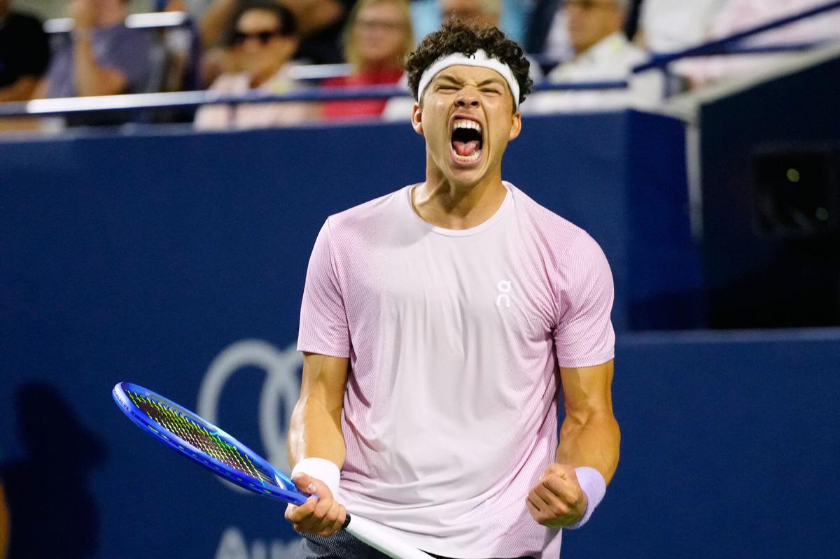 Ben Shelton celebra su victoria ante Khachanov