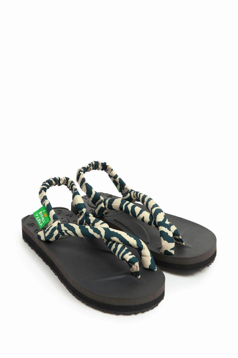 Sandalias animal print