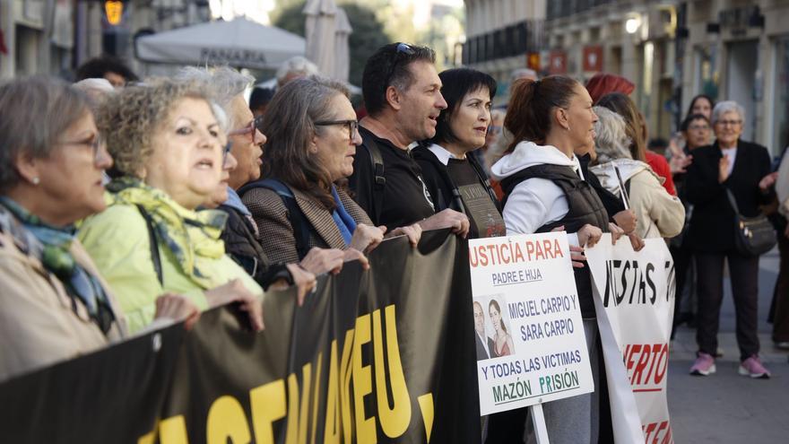 Indignación y rabia de las víctimas de la dana mientras Mazón declara en las Corts
