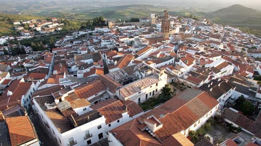 Fallece una mujer de 80 atropellada por un furgón que iba marcha atrás en Jerez de los Caballeros