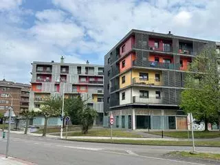 Castrillón efectuará un estudio del estado del centro municipal de Agüil, en Salinas, antes de abordar las obras para su apertura