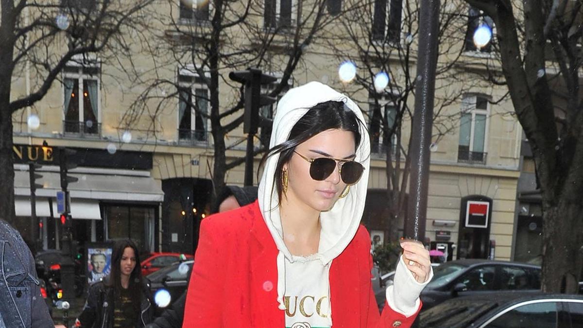 Kendall Jenner, con sudadera carísima por París