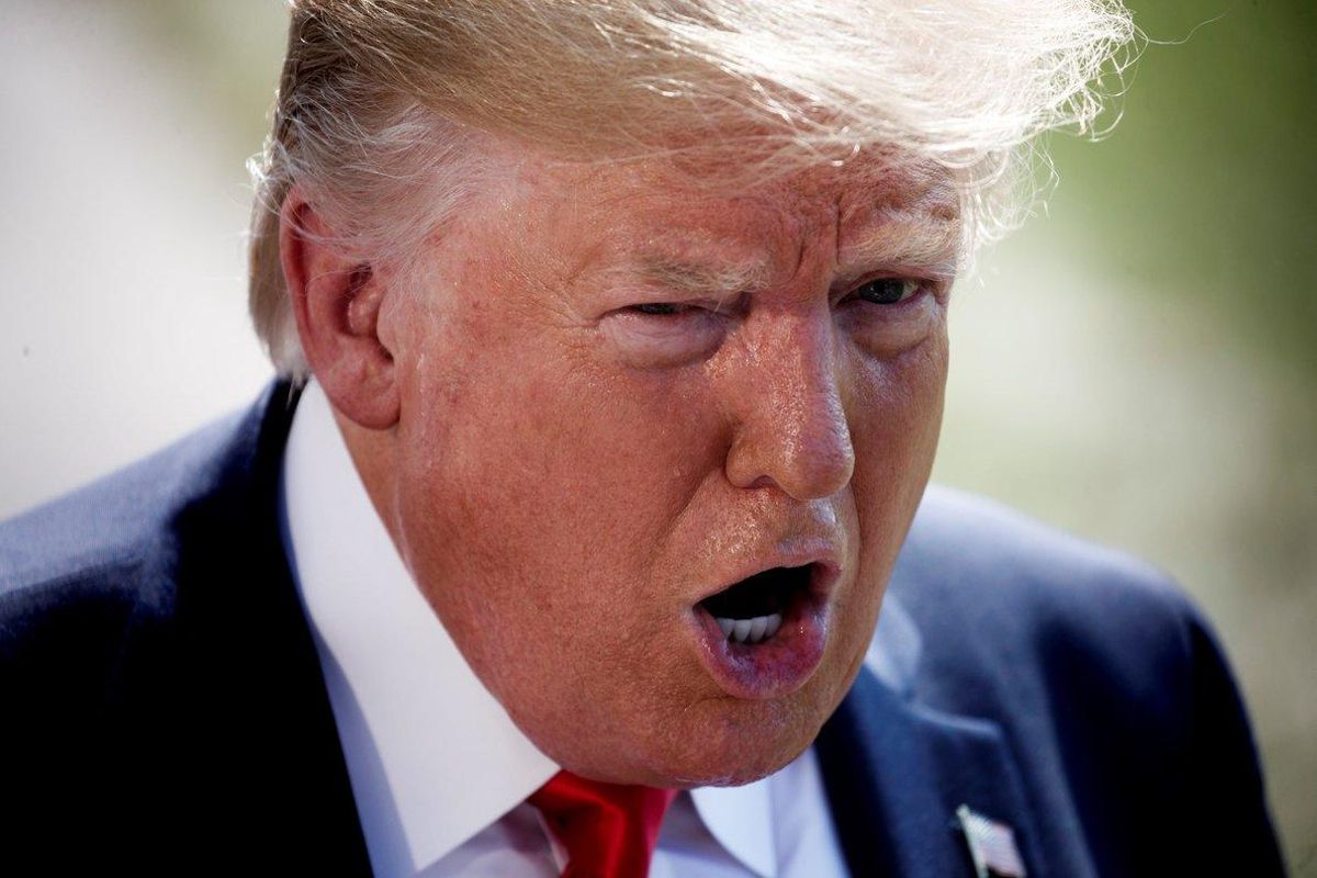 STX17. WASHINGTON (ESTADOS UNIDOS), 09/08/2019.- El presidente estadounidense, Donald Trump, conversa con los medios este viernes antes de embarcar en el helicóptero presidencial en el exterior de la Casa Blanca, Washington D.C (Estados Unidos). Trump viaja a su club de golf en Bedminster para pasar allí varios días de vacaciones. EFE/ Shawn Thew STX17. WASHINGTON (ESTADOS UNIDOS), 09/08/2019.- El presidente estadounidense, Donald Trump, conversa con los medios este viernes antes de embarcar en el helicóptero presidencial en el exterior de la Casa Blanca, Washington D.C (Estados Unidos). Trump viaja a su club de golf en Bedminster para pasar allí varios días de vacaciones. EFE/ Shawn Thew