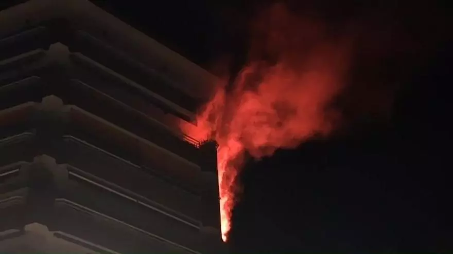 Una bengala provoca un incendi en un balcó de Manresa durant la celebració del Mundial d'Espanya