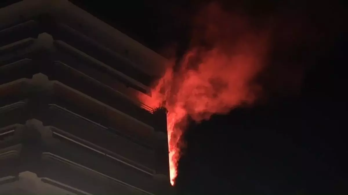 Una bengala provoca un incendi en un balcó de Manresa durant la celebració del Mundial de futbol d'Espanya