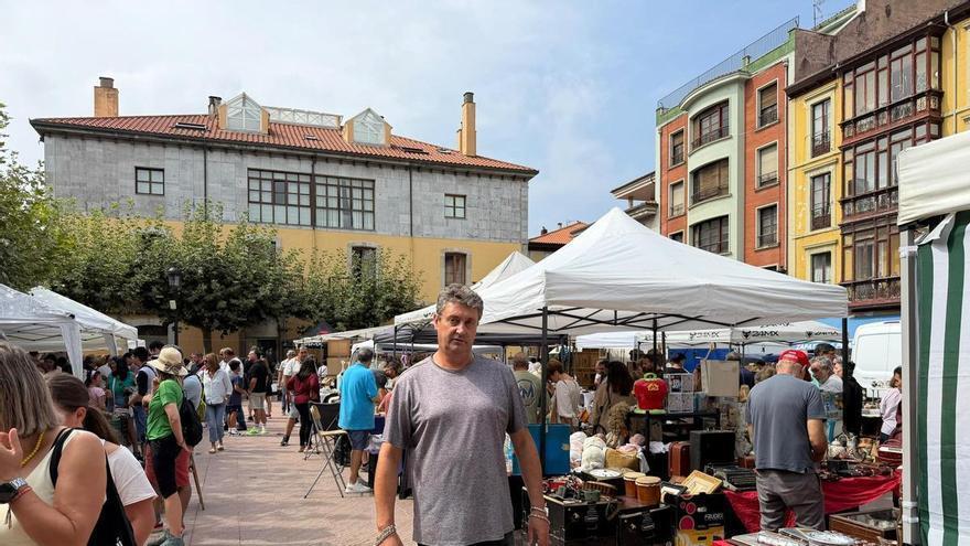En imágenes: El mercado Vintage se asienta en Ribadesella