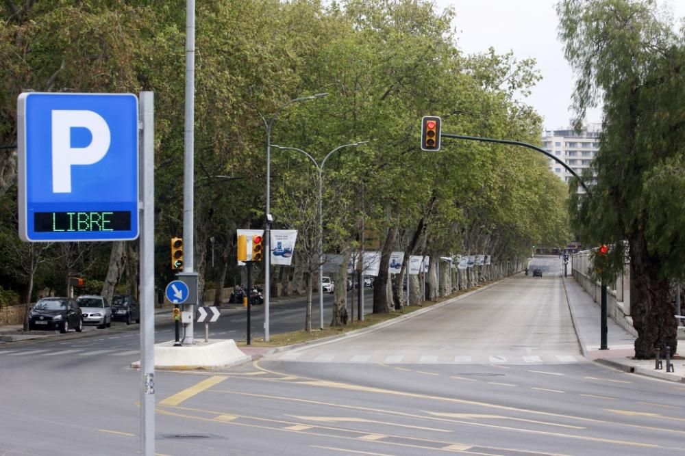 Calles vacías e inhóspitas en lo que era un Centro de Málaga bullicioso y lleno de actividad.