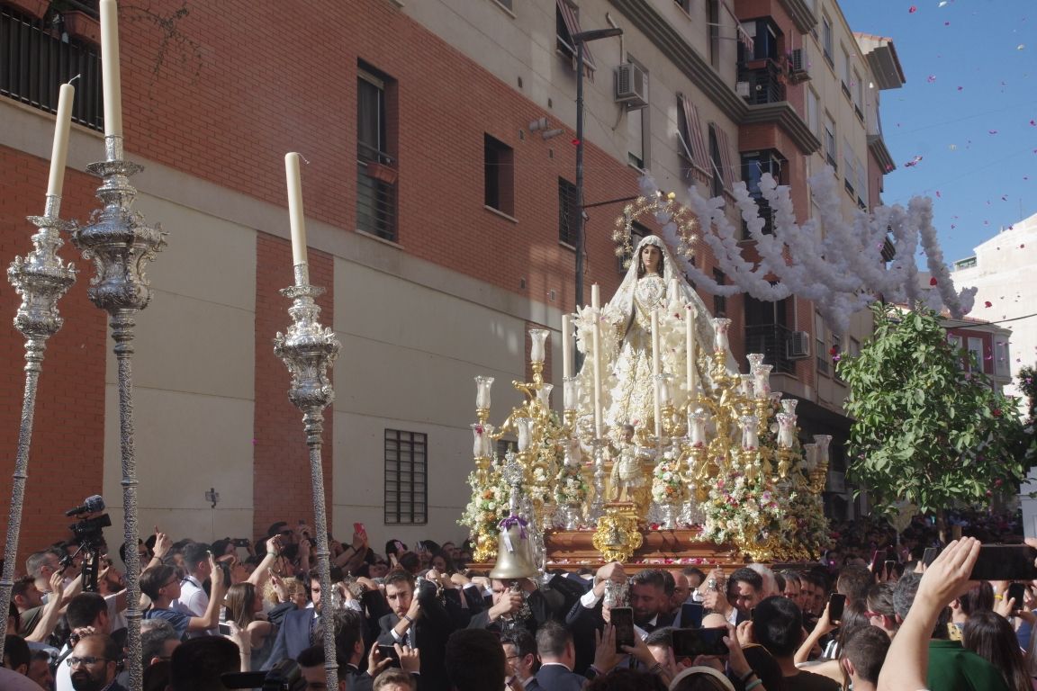 La Virgen del Rocío y Pentecostés - Málaga