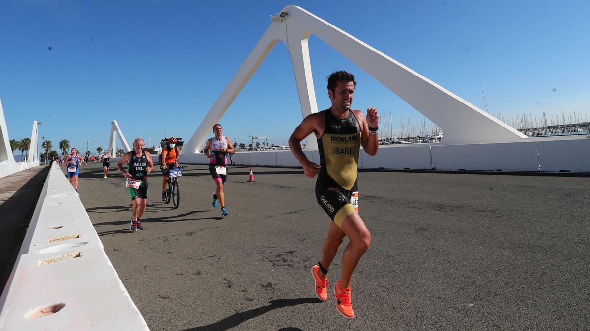 Búscate en las imágenes del campeonato de Europa de Triatlón . Distancia Olímpica