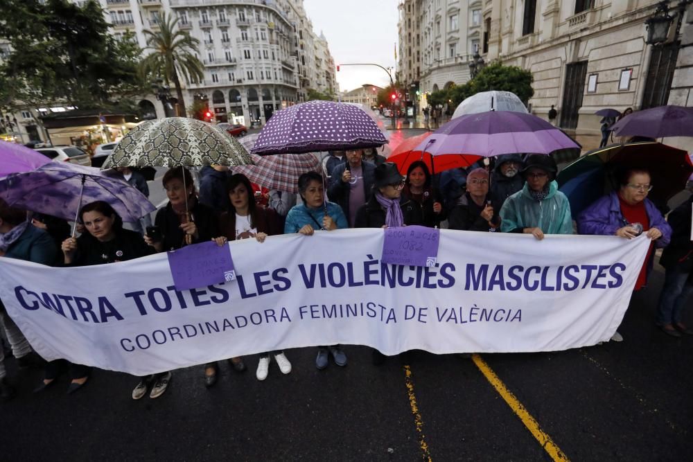 Protesta contra los feminicidios en València