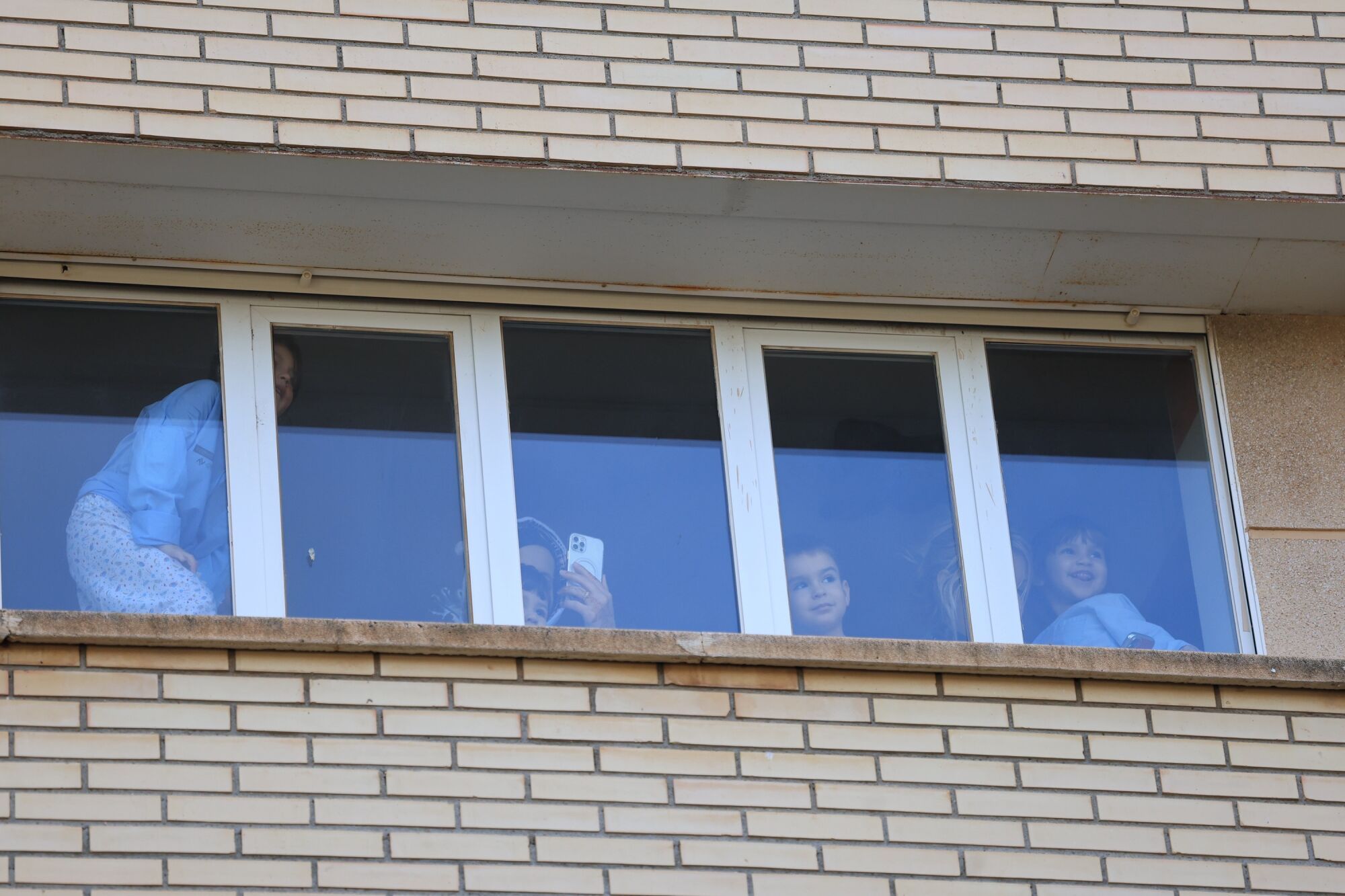 Mediterráneo y Todojuguete reparten ilusión entre los niños hospitalizados