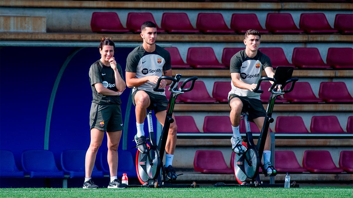 Gavi y Ferran, durante el entrenamiento del Barça
